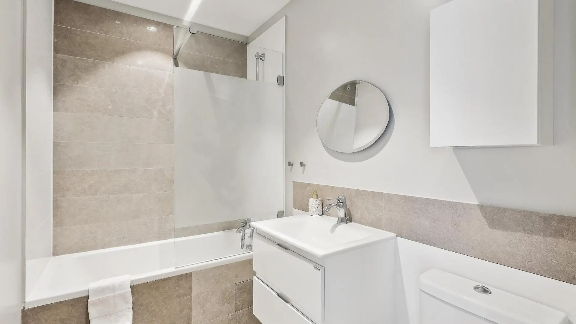 Le Marais & Place Des Vosges - Cityapartmentstay *