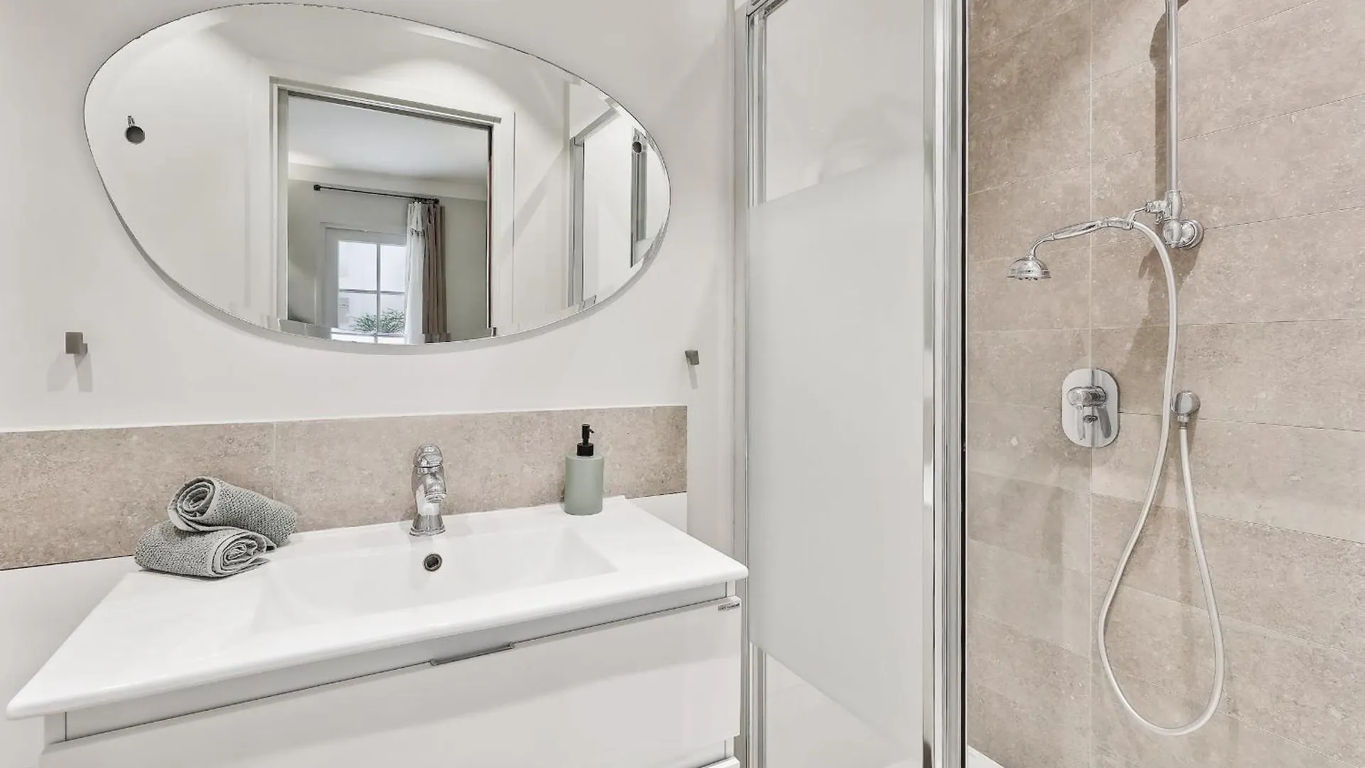 Apartment Le Marais & Place Des Vosges - Cityapartmentstay Paris