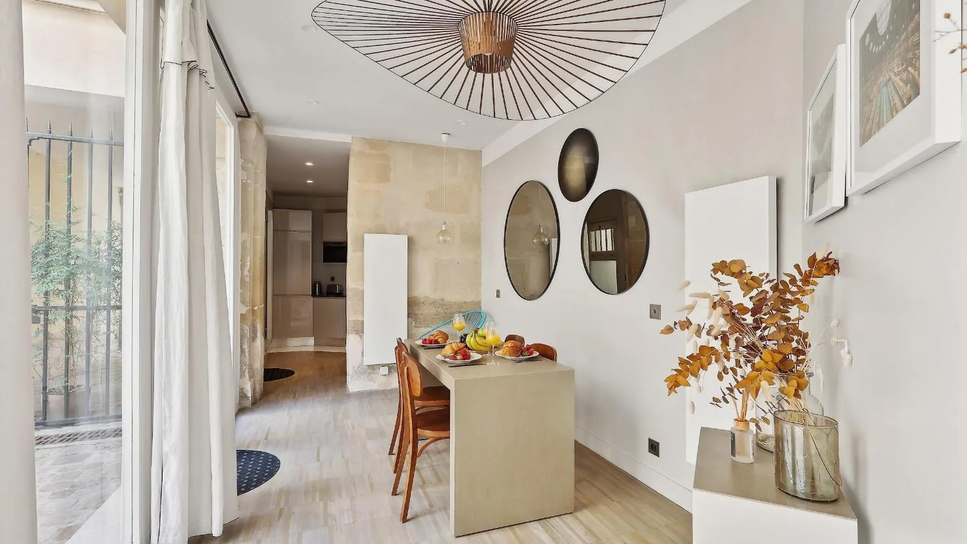 Le Marais & Place Des Vosges - Cityapartmentstay Apartment